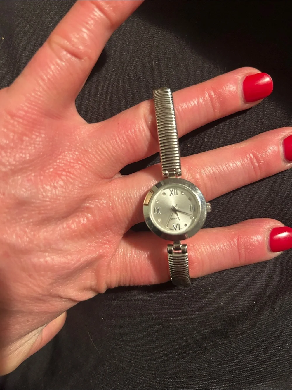 Classic Silver Round Face Stretch Band Watch